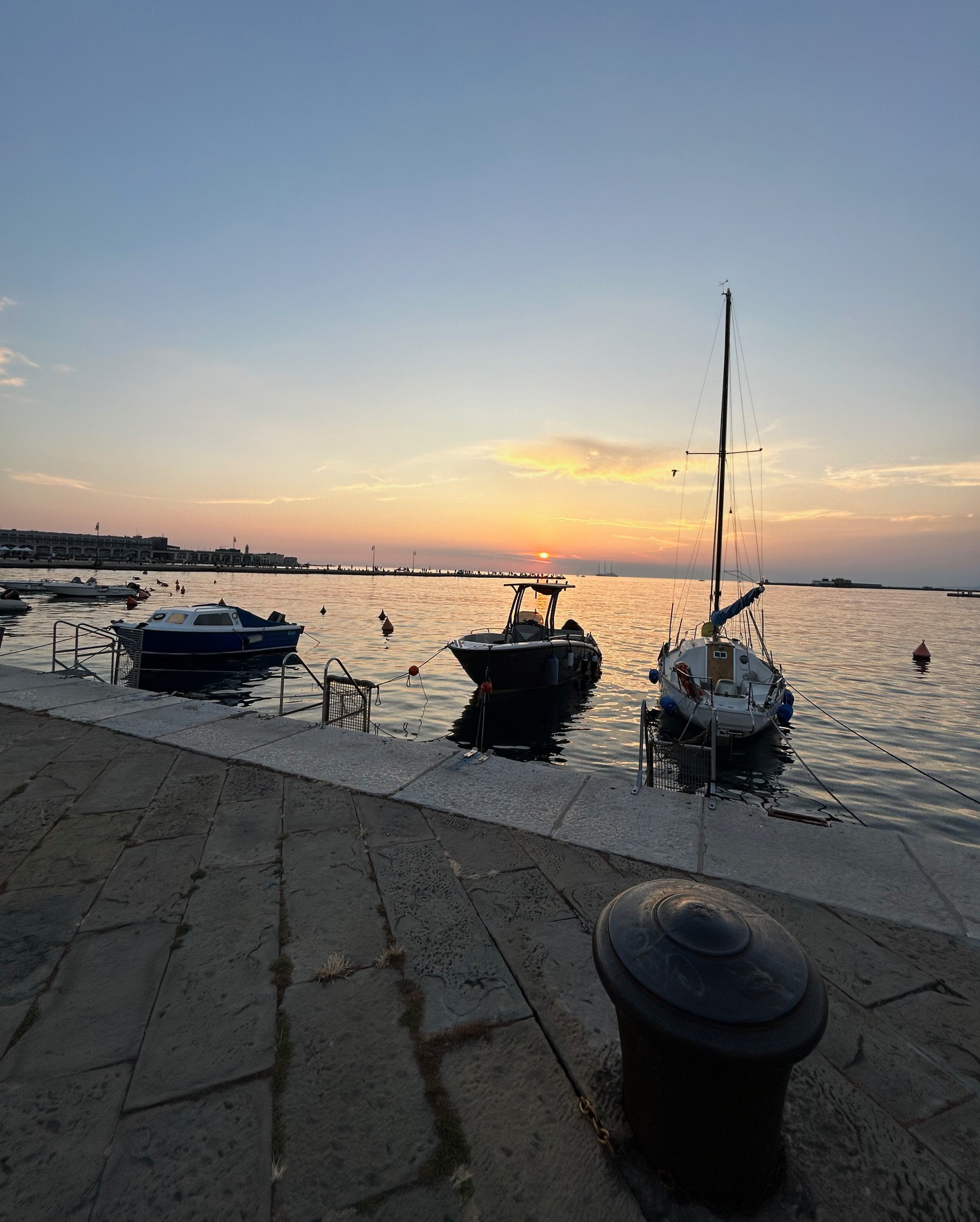 トリエステの港　夕日が綺麗すぎる